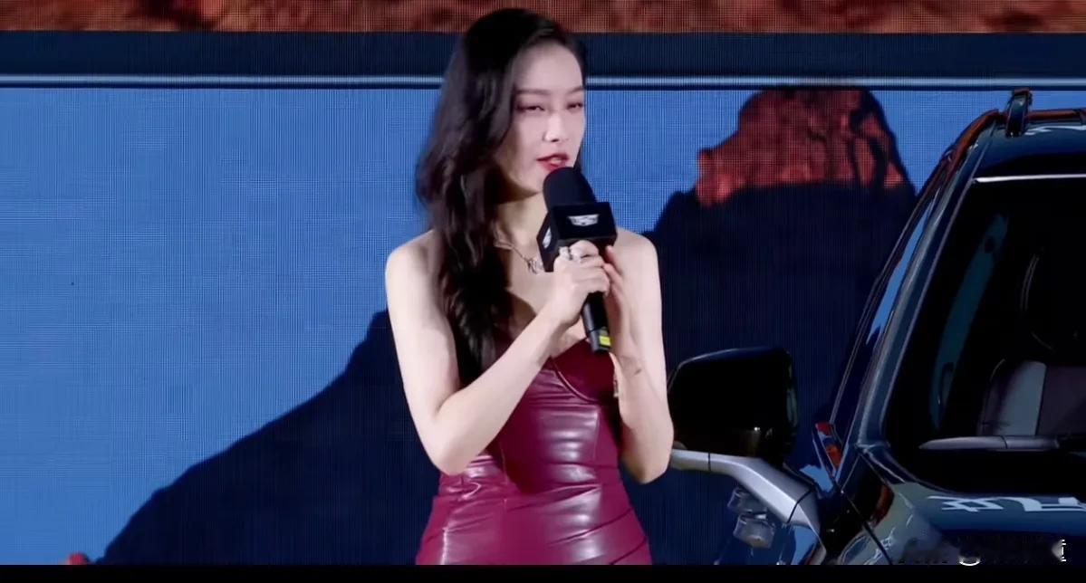 看出来了！倪妮是樊振东铁杆球迷！
她参加凯迪拉克的活动，提到樊振东，毫不掩饰的夸