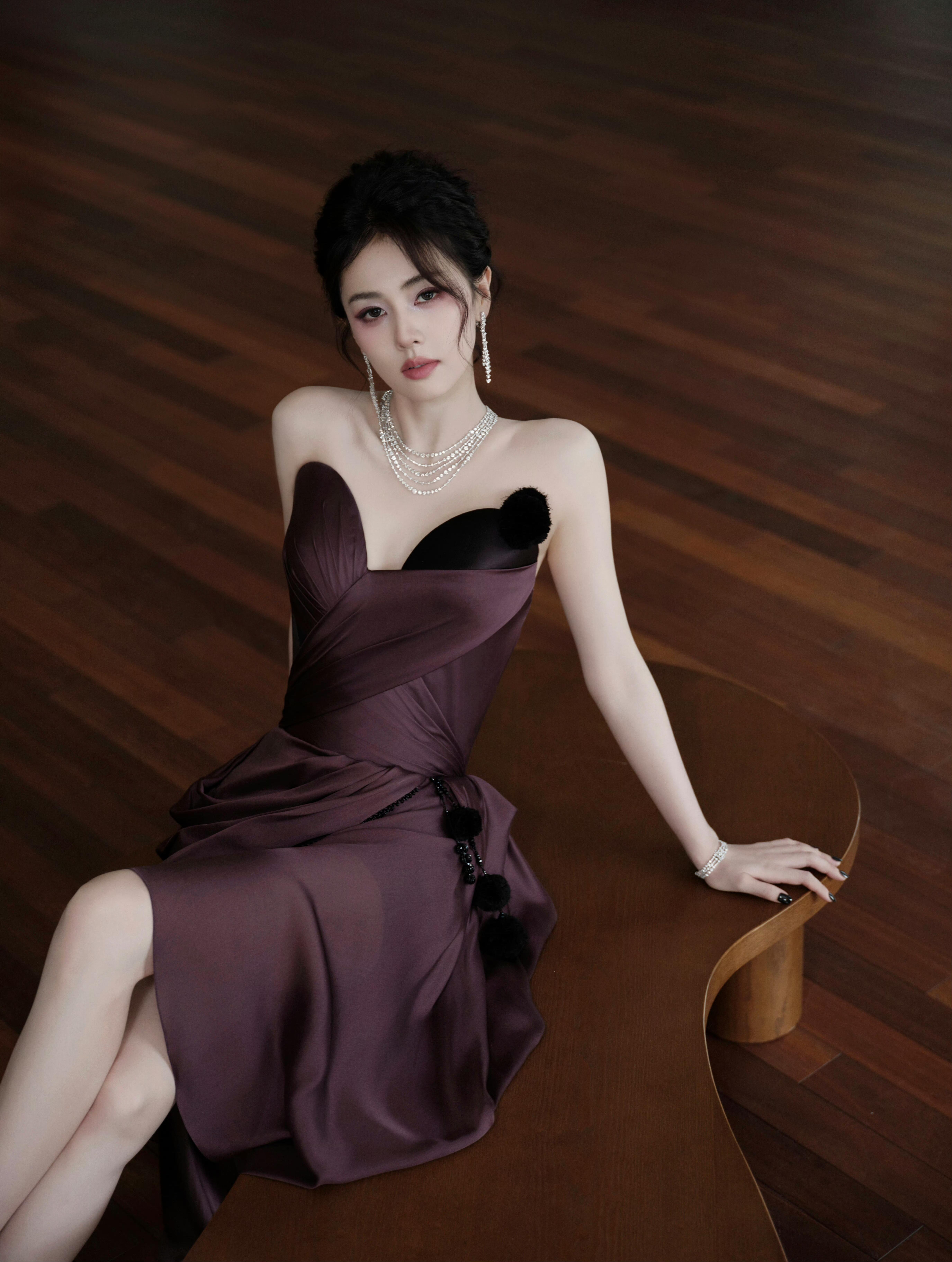 白鹿的号召力白鹿女顶水平的号召力 新剧《开到荼蘼》正式开机，线下应援报名人数激增