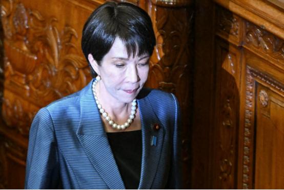 日本首相高市早苗算是把路走窄了。11月7日在国会的一番话，直接把日本拖进了内外交