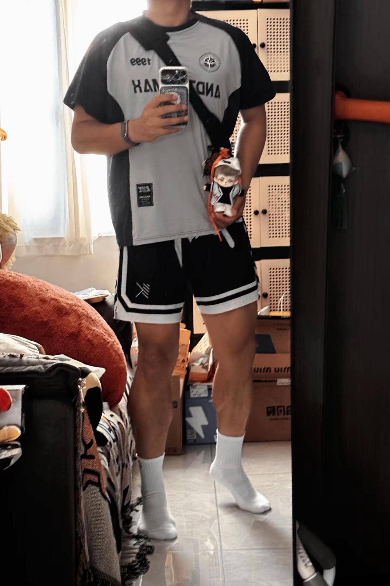带1️⃣RAYAN上班健身。rayan tntspace 健身ootd 体育生