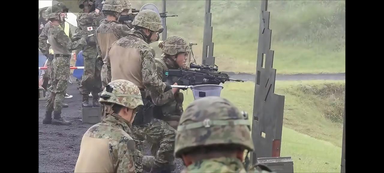 缅甸士兵武器装备虽然落后于日本自卫队，但他们从实际出发，更加干脆利落！

看缅甸