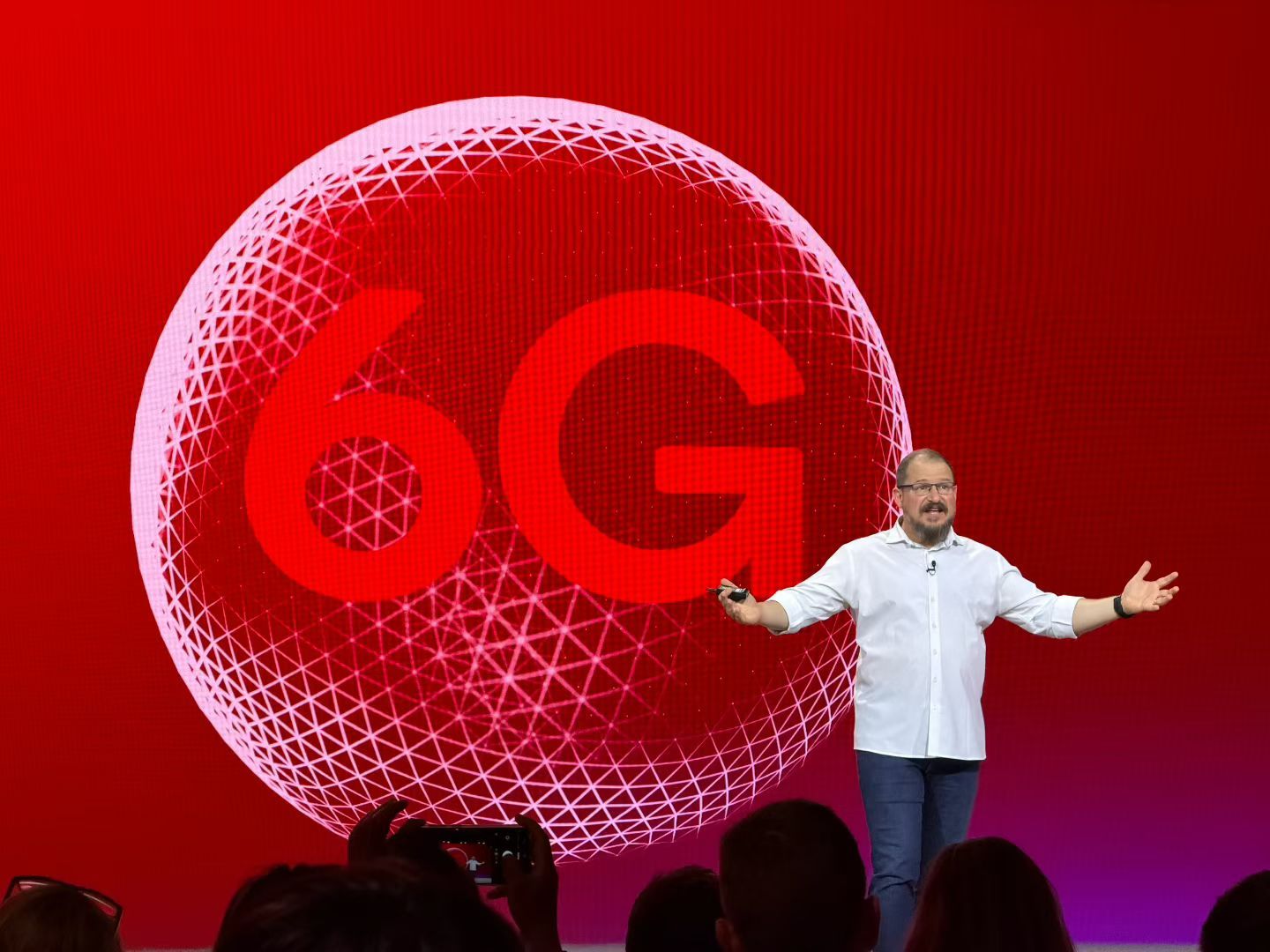 6G要来了！骁龙峰会上安蒙宣布，6G设备将在 2028 年前出现 ​​​