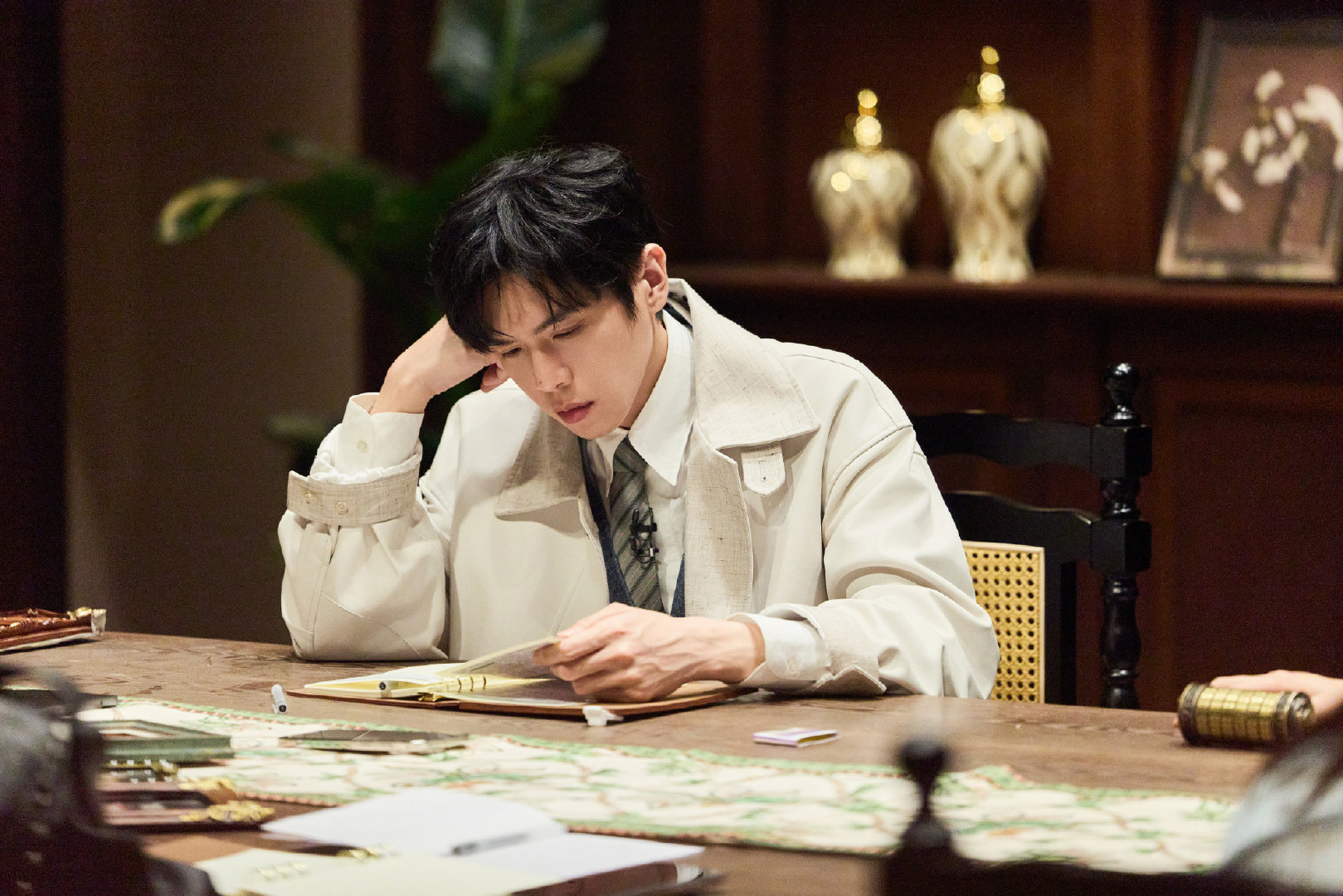 张若昀快一点就是快一点大侦探 “快一点就是快一点”——看上去是绕口令，被张若昀一