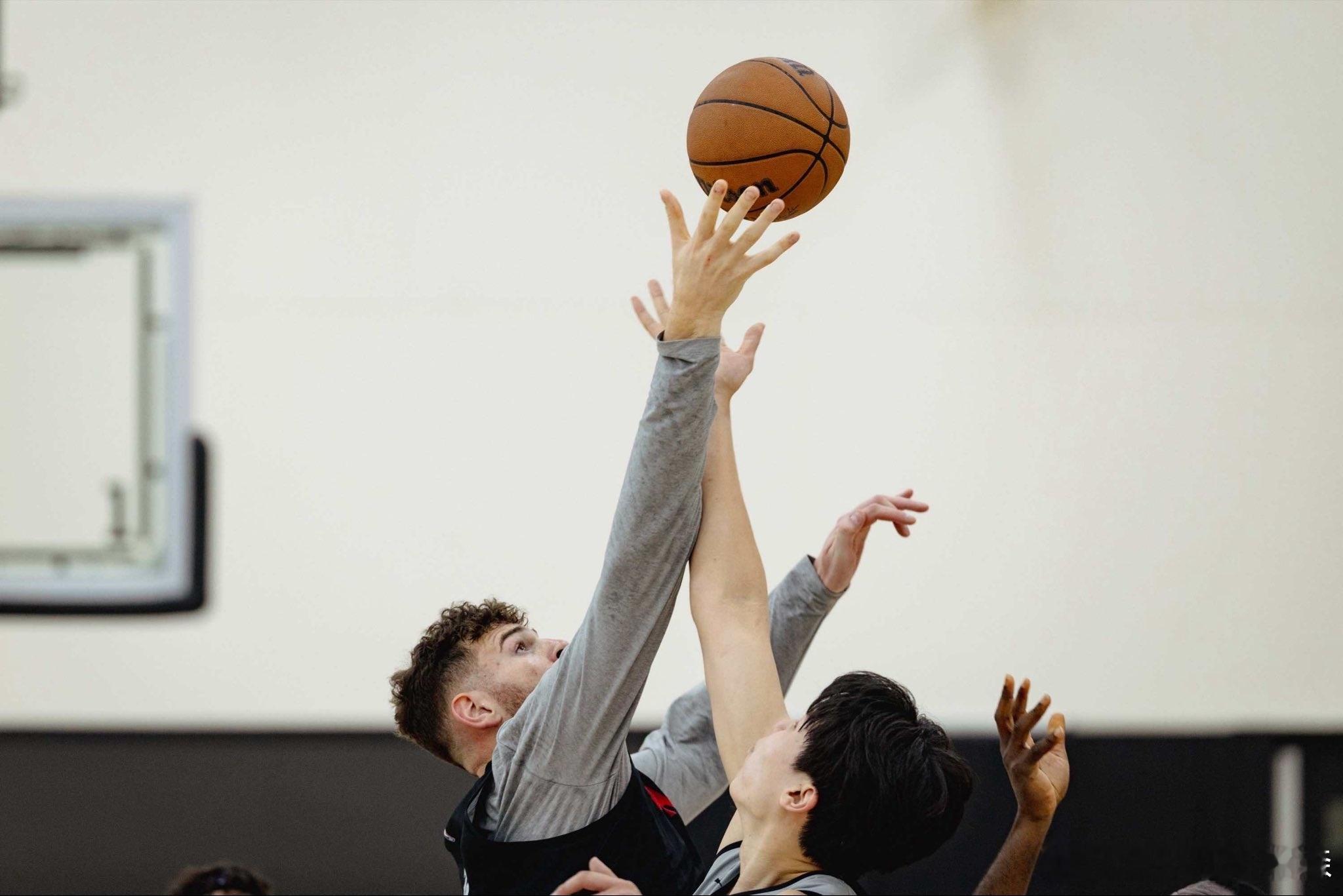 开拓者周四10点主场迎战森林狼！调好小频道了吗？nba新赛季揭幕 ​​​