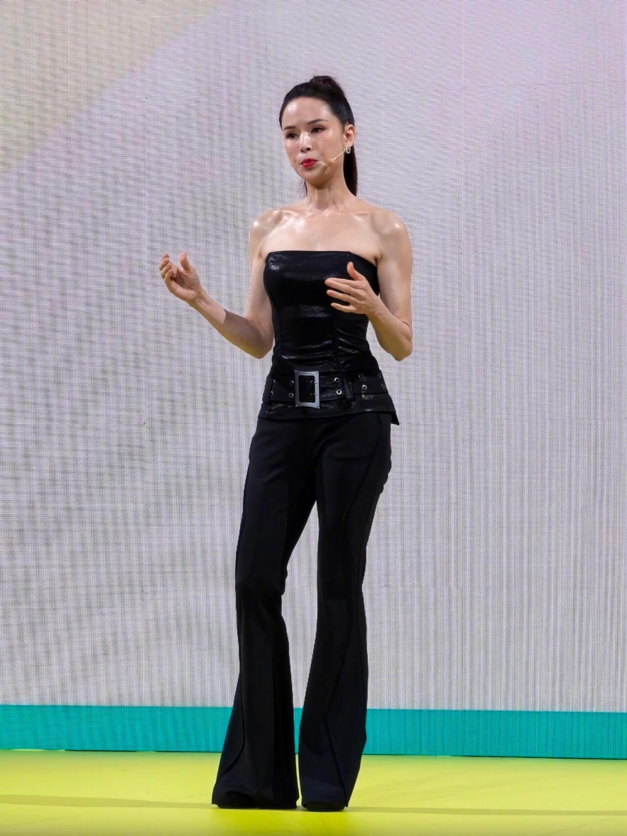 李若彤60岁正是闯的年纪李若彤演60岁飙车外婆 看了李若彤才懂，年龄真的只是个数