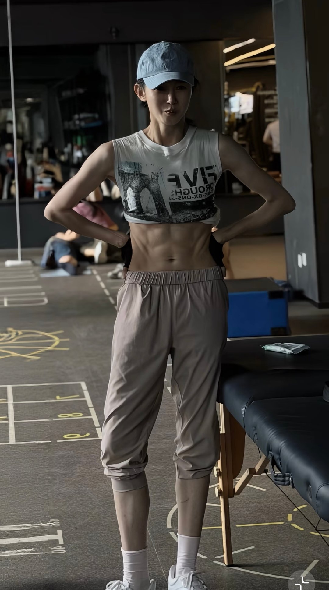 oh my god ～朱洁静的腹肌已经可以用来当搓衣板了～