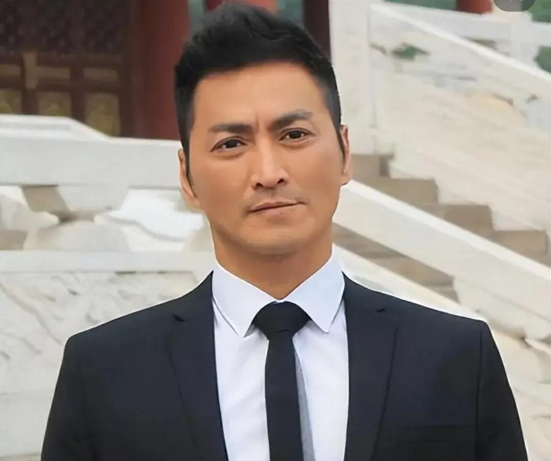 何家劲为什么组织员工看《731》，
特意去查了一下，之前还没多想，
一深挖才发现