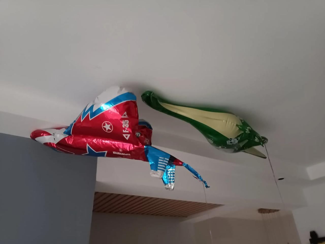 相册瞬间有独特故事，晒出可留存记忆。
    美好的瞬间，抓住精彩的故事。
  