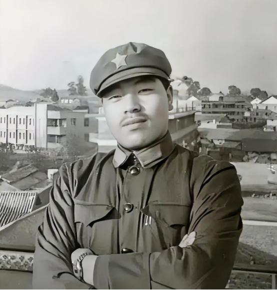 孙玉奎是黑龙江双城人，1981年当兵，18岁就入伍了。开始在部队养猪，干得挺认真