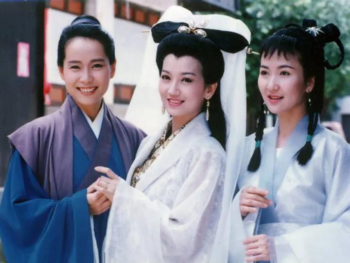 叶童退出新白娘子传奇演唱会重要原因曝光。
据知情人士透露，在这次新白系列巡回演唱