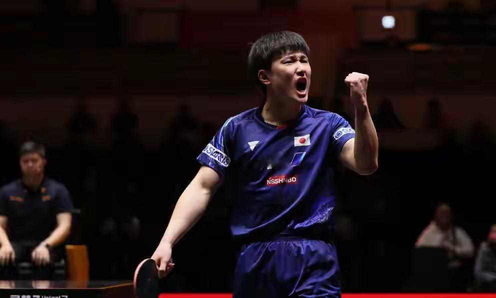 法兰克福冠军赛男单1/8决定，张本智和对阵奥恰洛夫，谁晋级八强

张本智和23岁