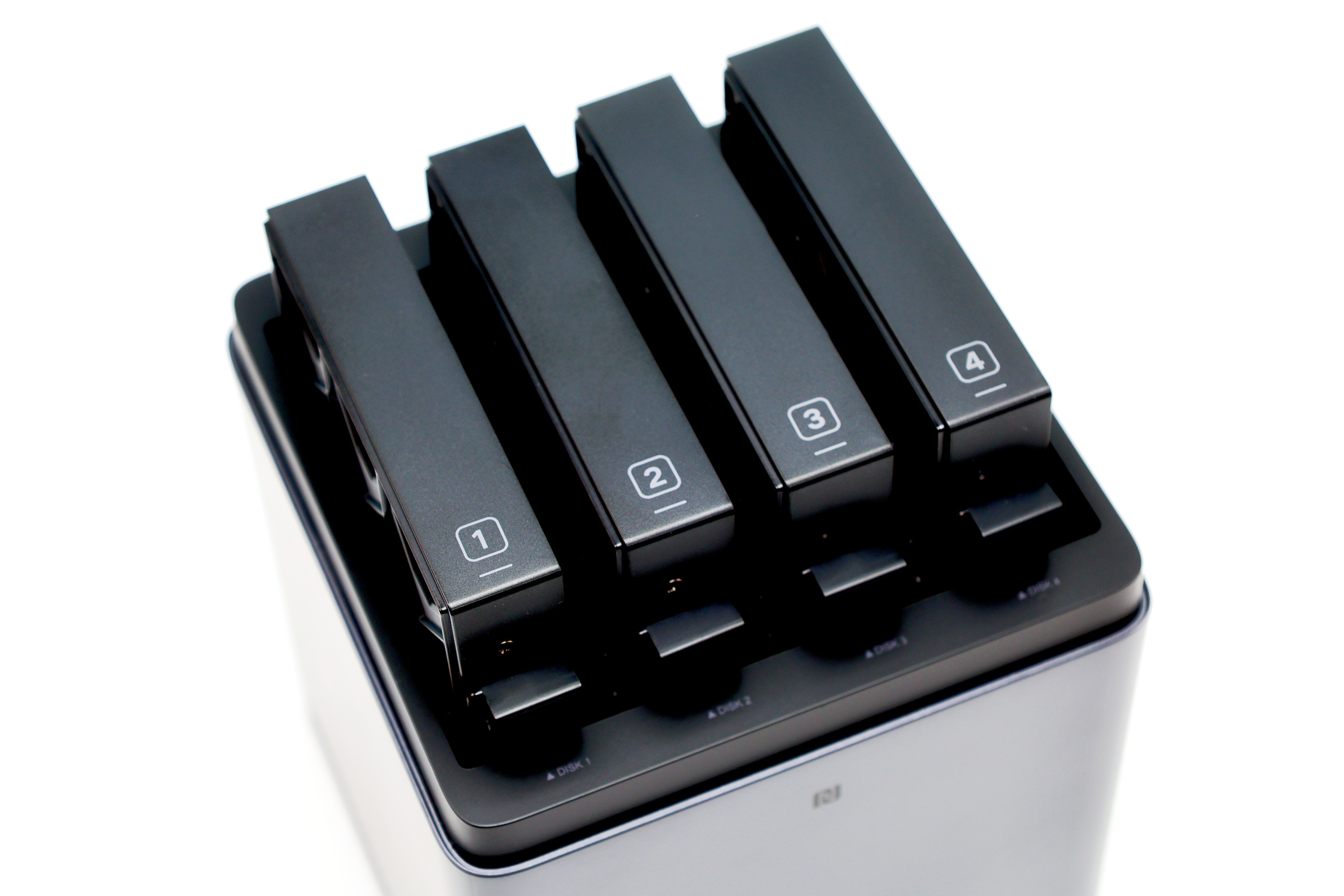 现在不管是工作还是娱乐，数据存储真的太重要了，尤其是经常需要跨设备、跨地点处理文