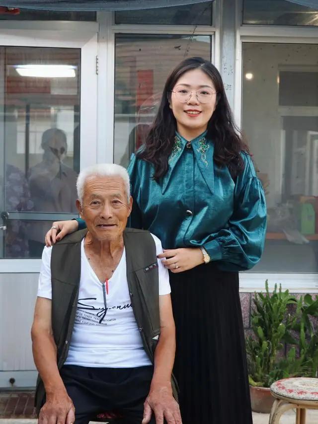 一次偶然的善举，竟成为跨越年龄和地域的深厚情谊。25岁山西女孩给80岁山东大爷指