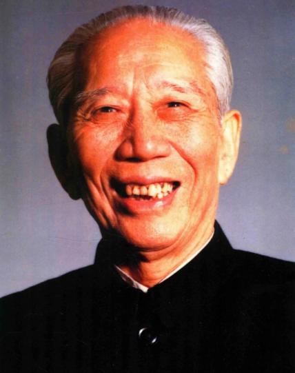 1952年王震在新疆先斩后奏，被撤销职务，主席批评他：你没看到大局！1953年，