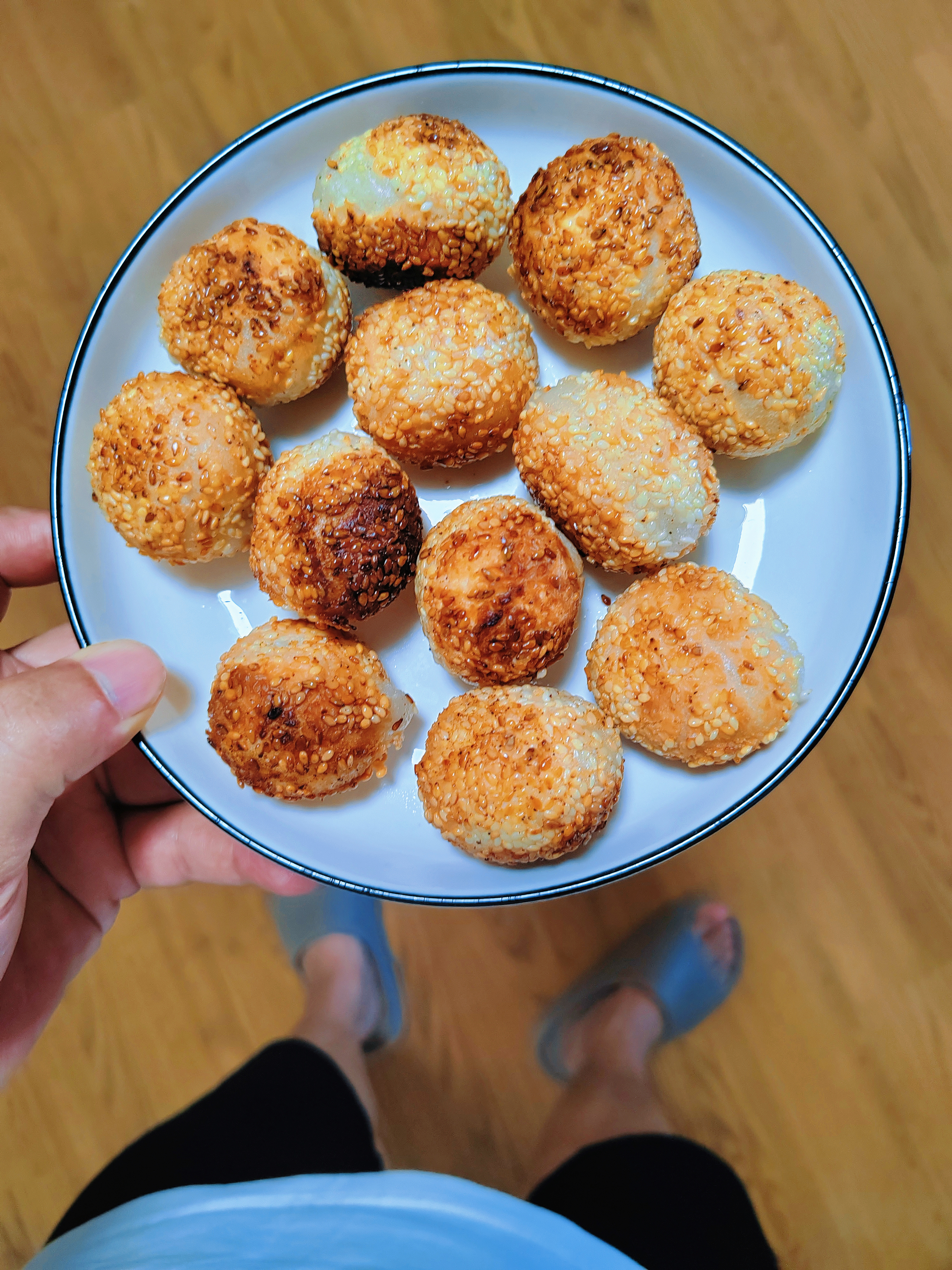 早饭炸元宵，挺成功，没有爆炸！