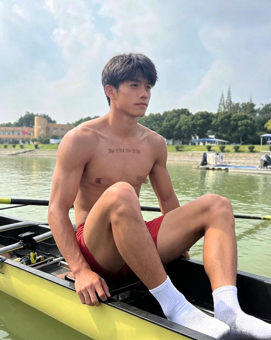 一直很好奇这种身材怎能练出来的