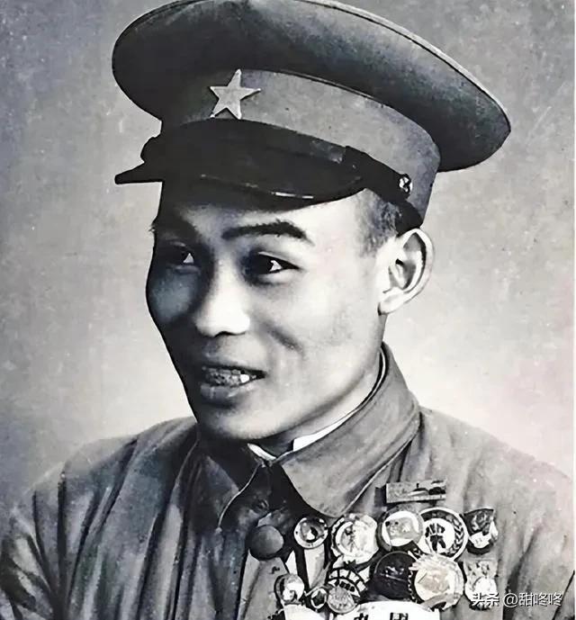 钢铁营长，曾获9次特等功，三次特等战斗英雄的称号，4次被伟人接见！

这位营长名
