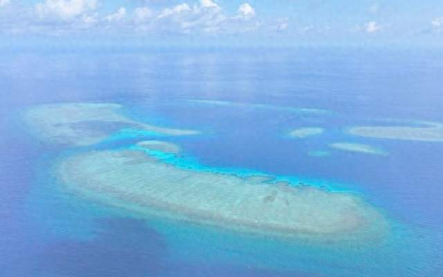 美军舰头一回把航迹画到仙宾礁：凌晨摸进、3000吨小船试探