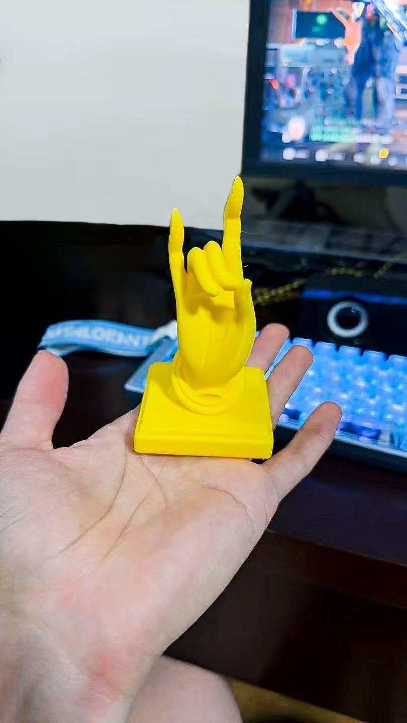 原来梁伟铿3D打印出来的这个雷霆摆件是用来点线香的……？？？ 