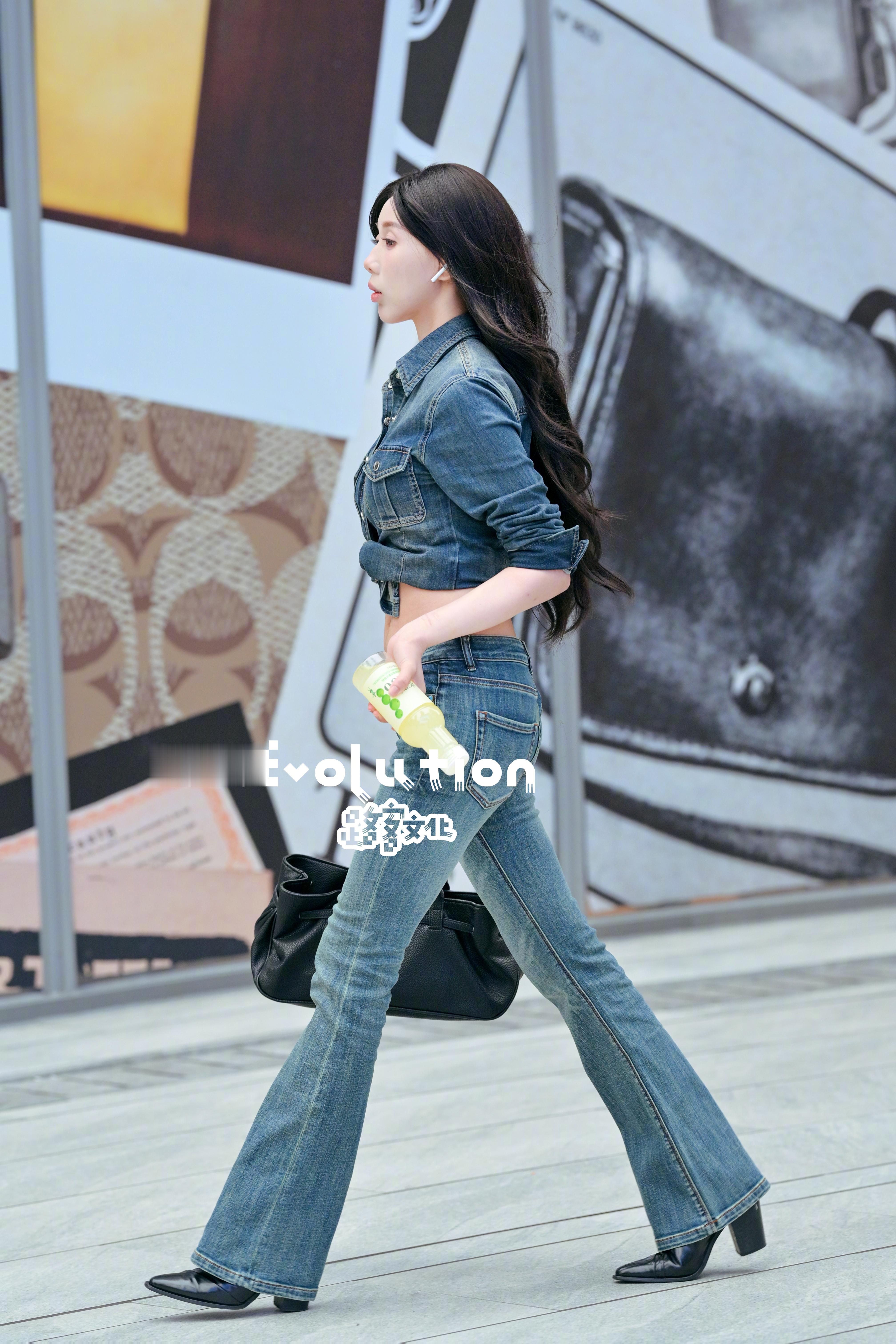 喇叭裤和牛仔衬衫 真的复古穿搭 