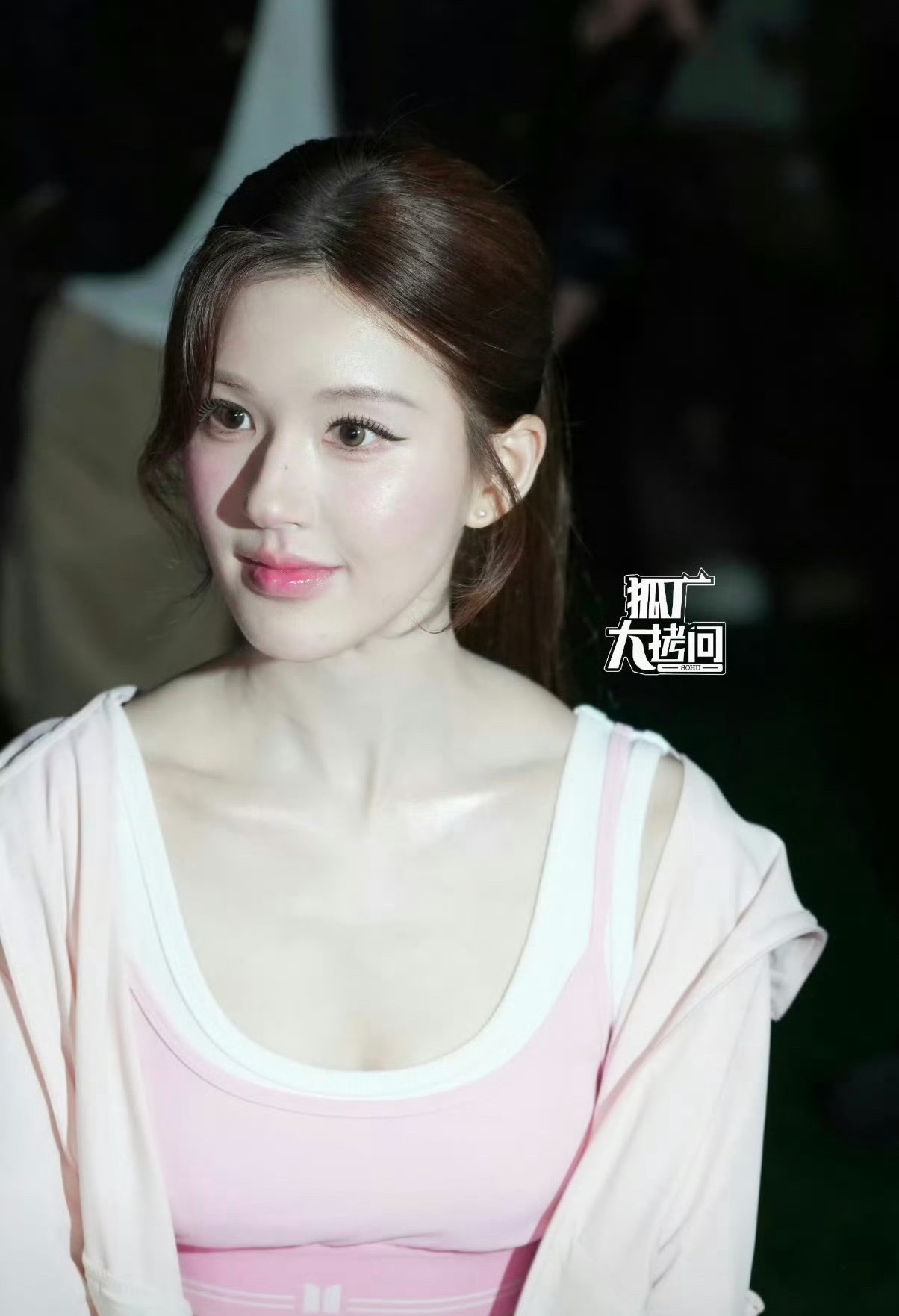 ？这居然是黑图吗，生图直出长成这样还不牛吗… 