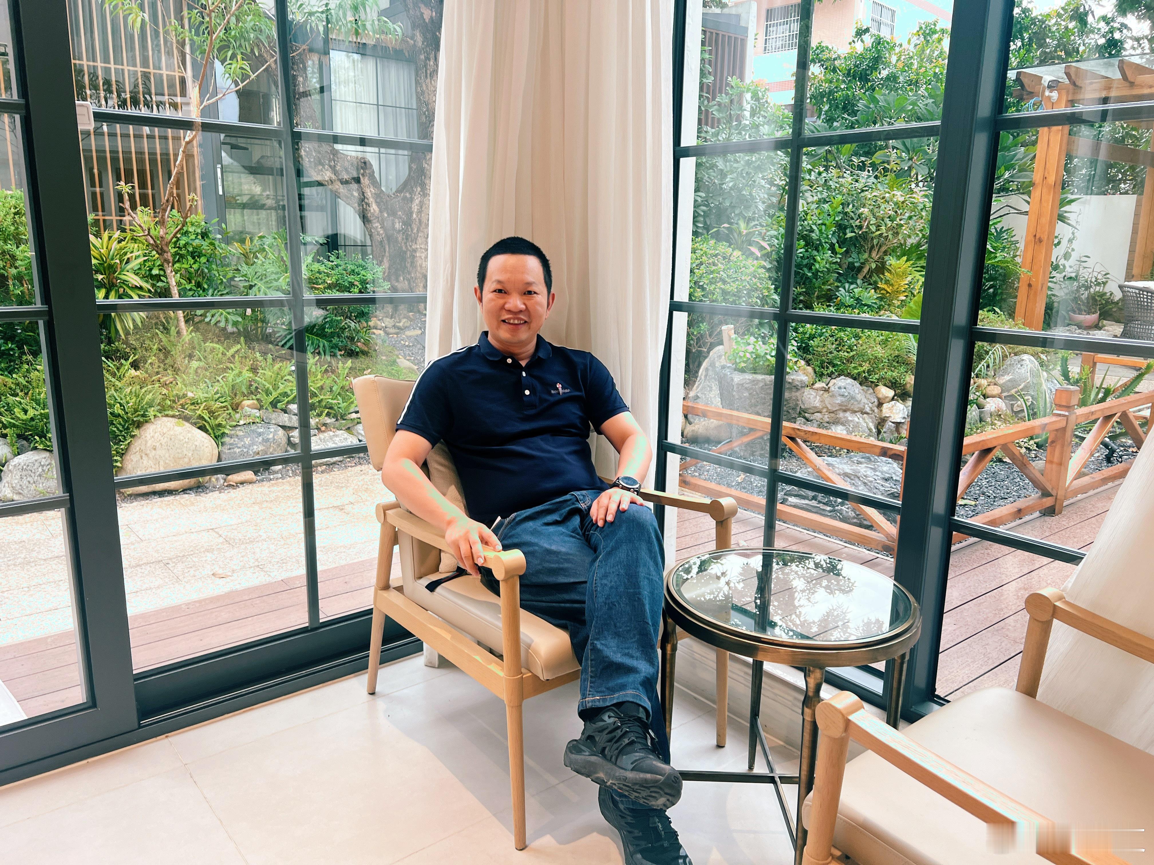 有福之人千人恨，无福之人恨千人，福泽自深厚，清风拂山岗，种自己的花，爱自己的宇宙