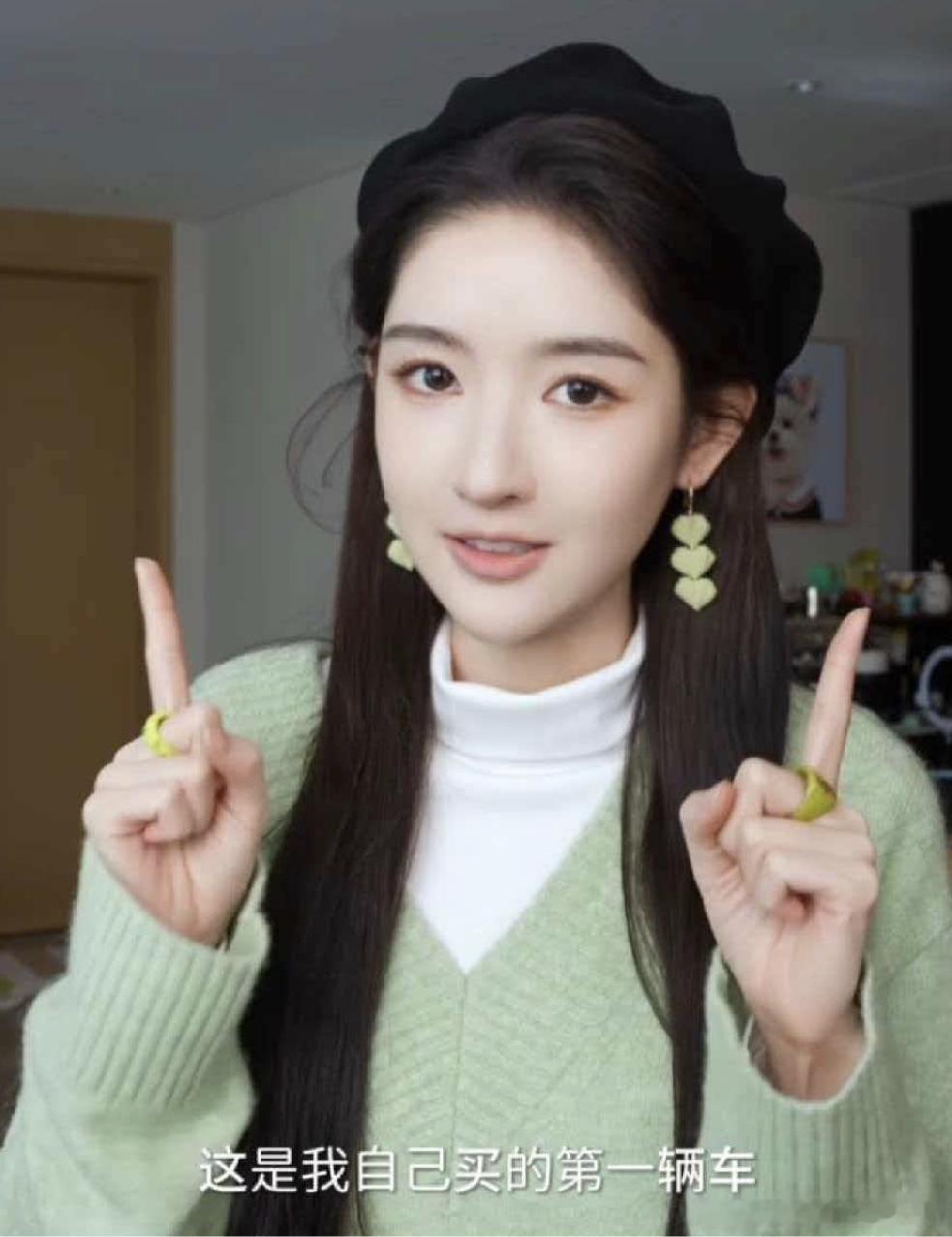 王玉雯也提了智界R7  ，而且这还是她人生中第一辆车。王玉雯你是懂选车的  我上