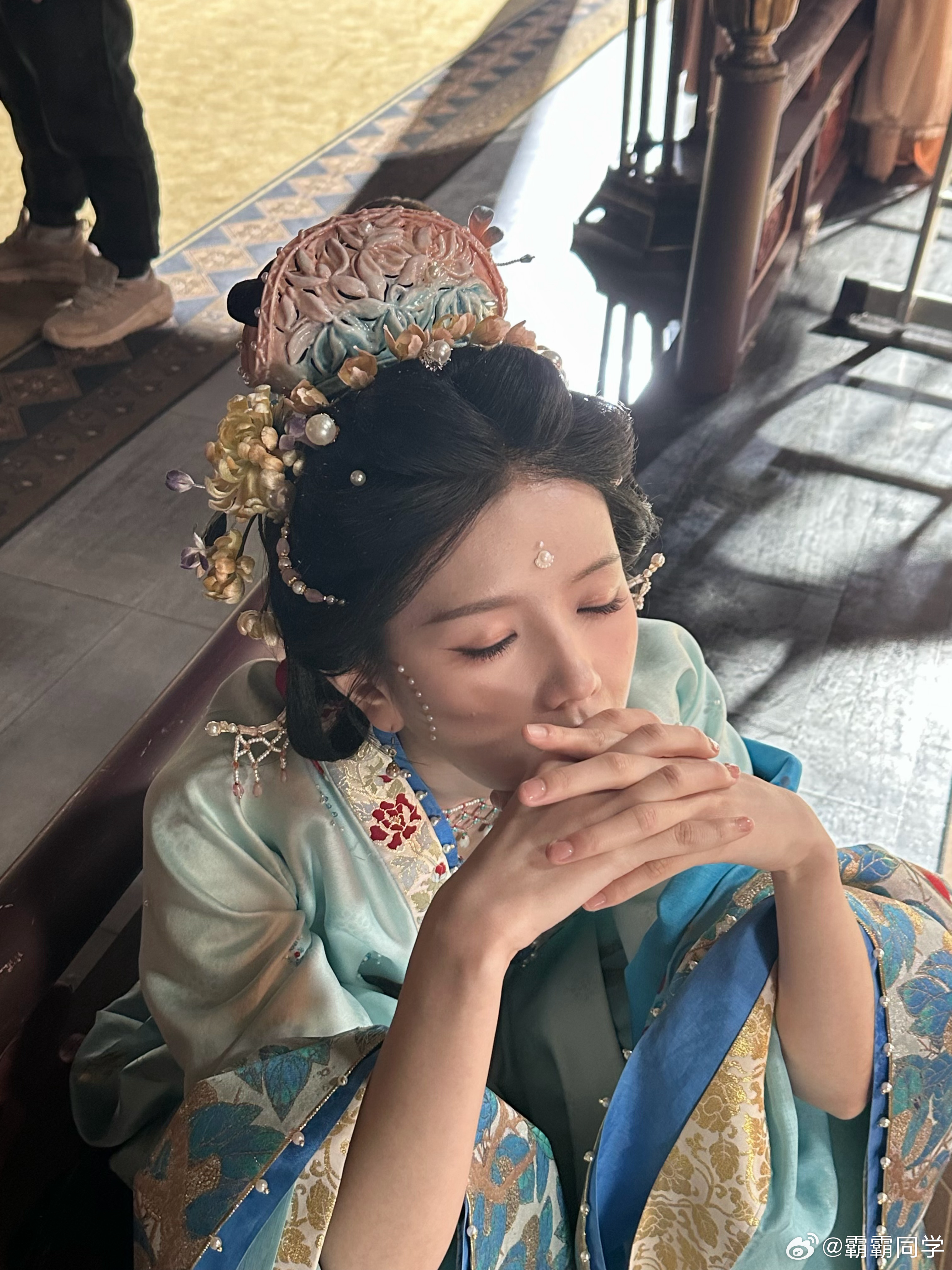 喻钟黎李卿给齐姝的手写信被李卿的手写信狠狠治愈，他爱公孙鄞的温润通透，也珍惜和齐