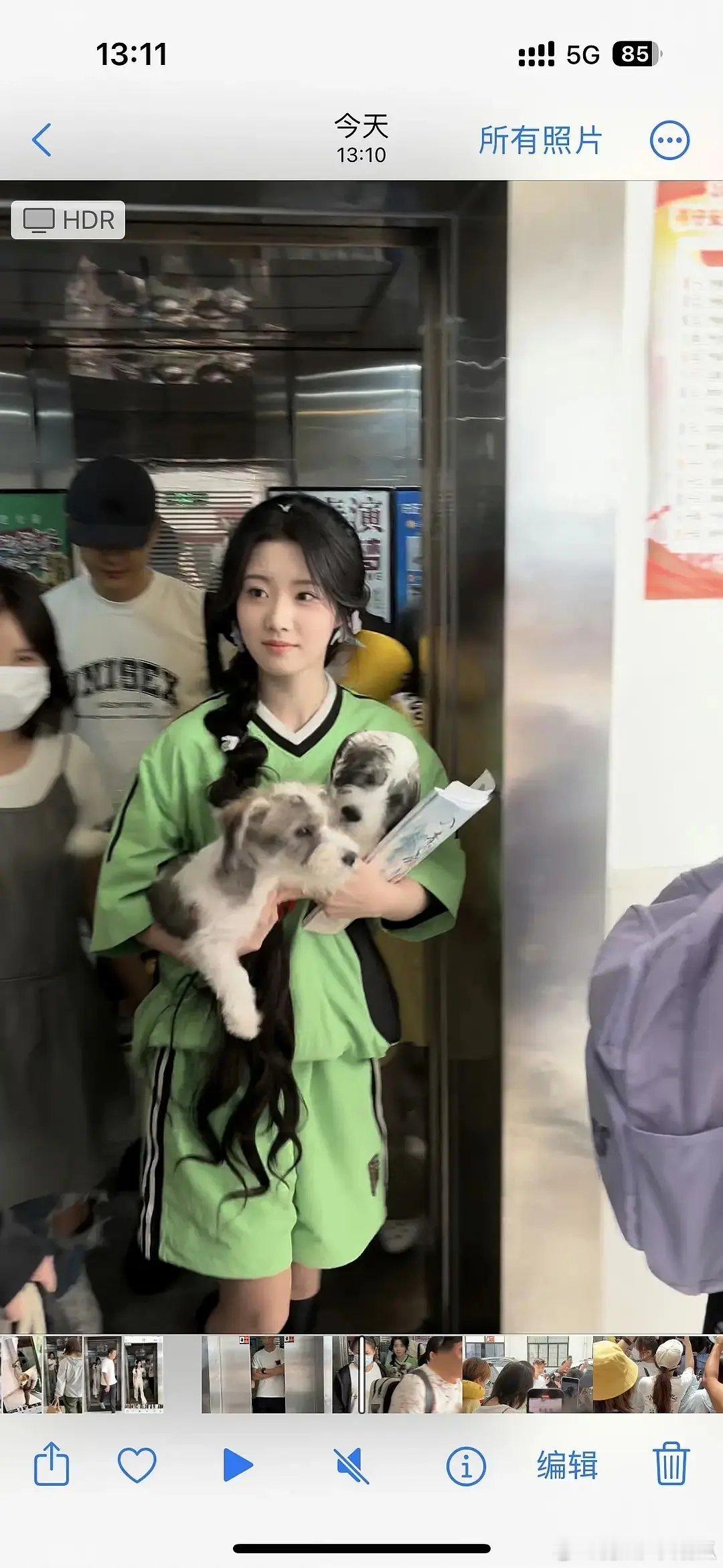 看卢昱晓这个入青云的出装造型真的还挺好的，而且状态不错 ​​​