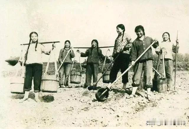 我读初中时是1974~1975年，那时候不怎么抓学习成绩，考试以开卷考试为多，一