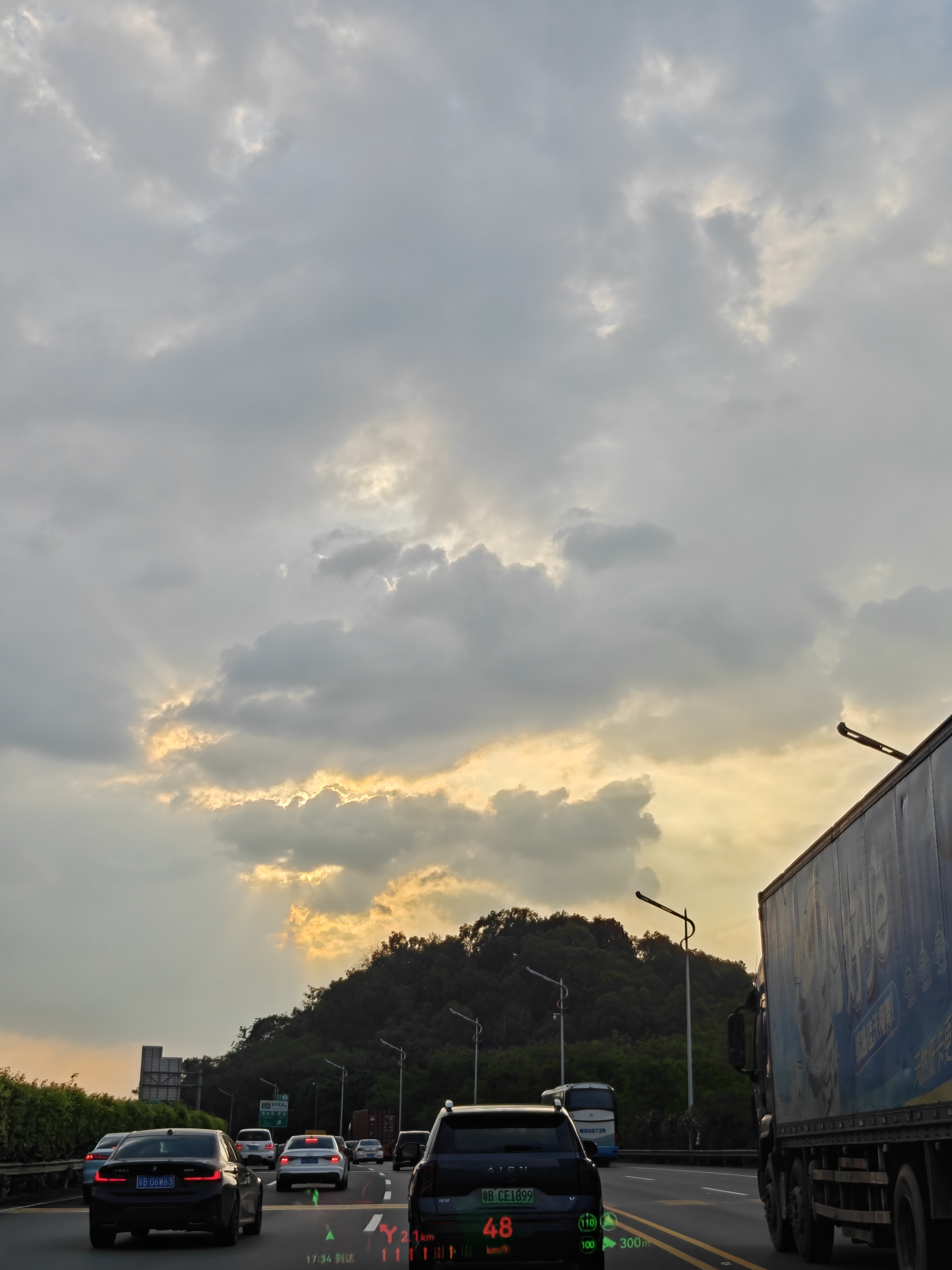 下班开着尊界，看着夕阳，听着日落大道，这种感觉绝了[泪奔] ​​​