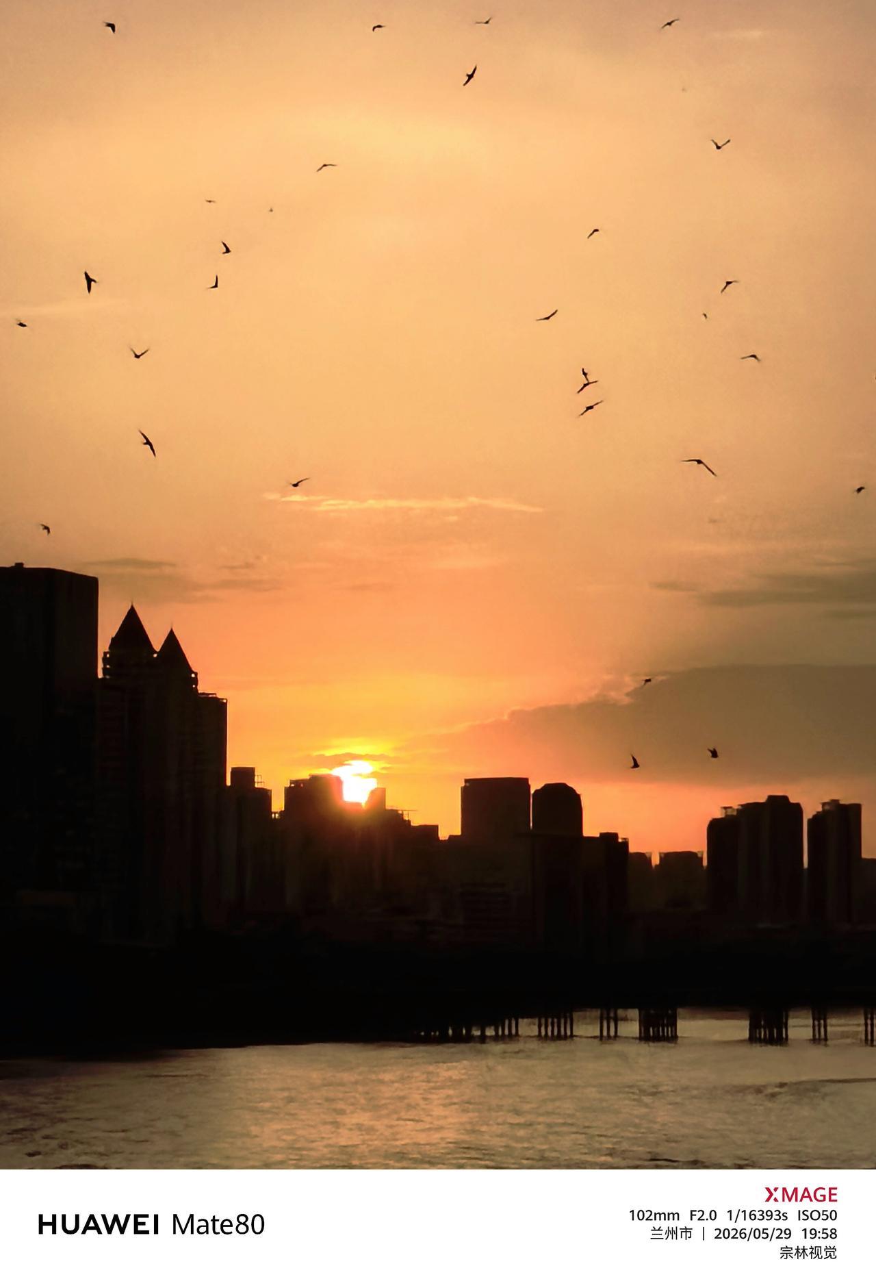 由繁入简，方得本心。人这一生，仿佛走一场往返的旅程，从简单走向复杂，再从复杂回归