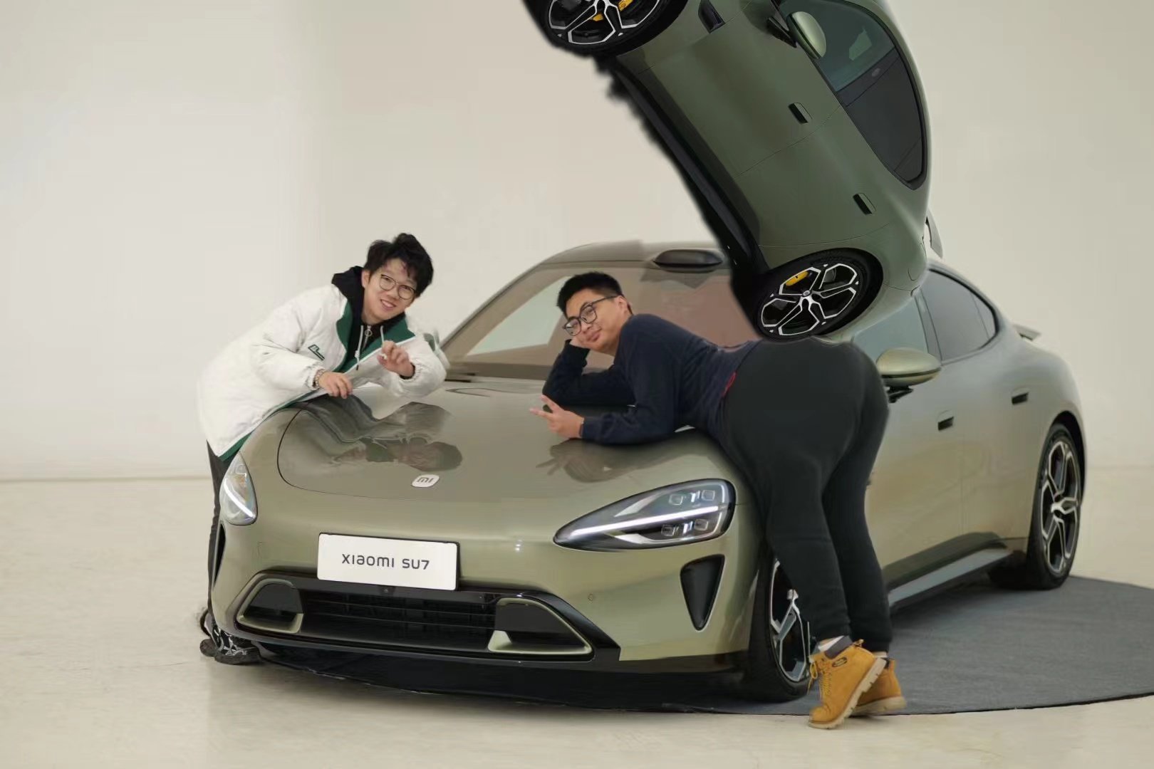 我的翘臀可以顶一辆小米汽车SU7[二哈] ​​​