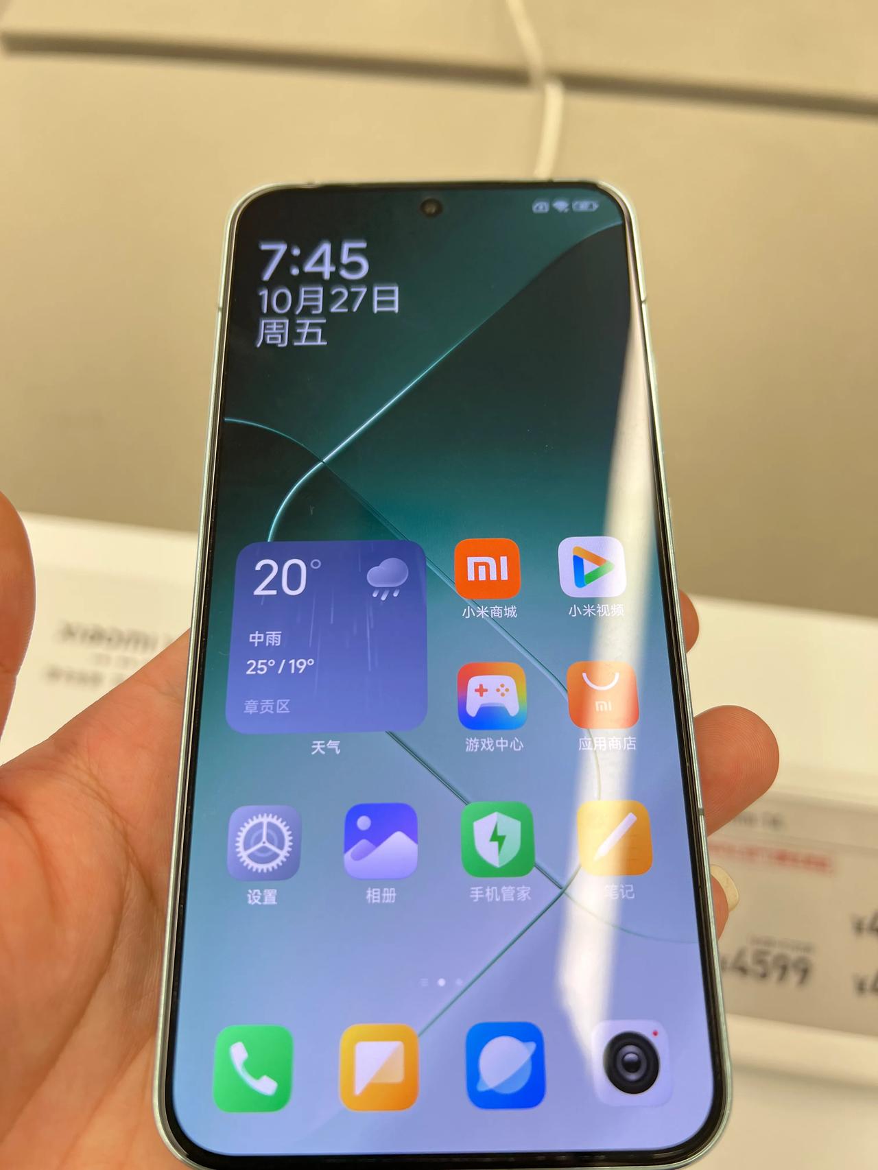 这可能是小米最后一次3999了，由于各类硬件成本的增加，雷军在发布会也多次询问：