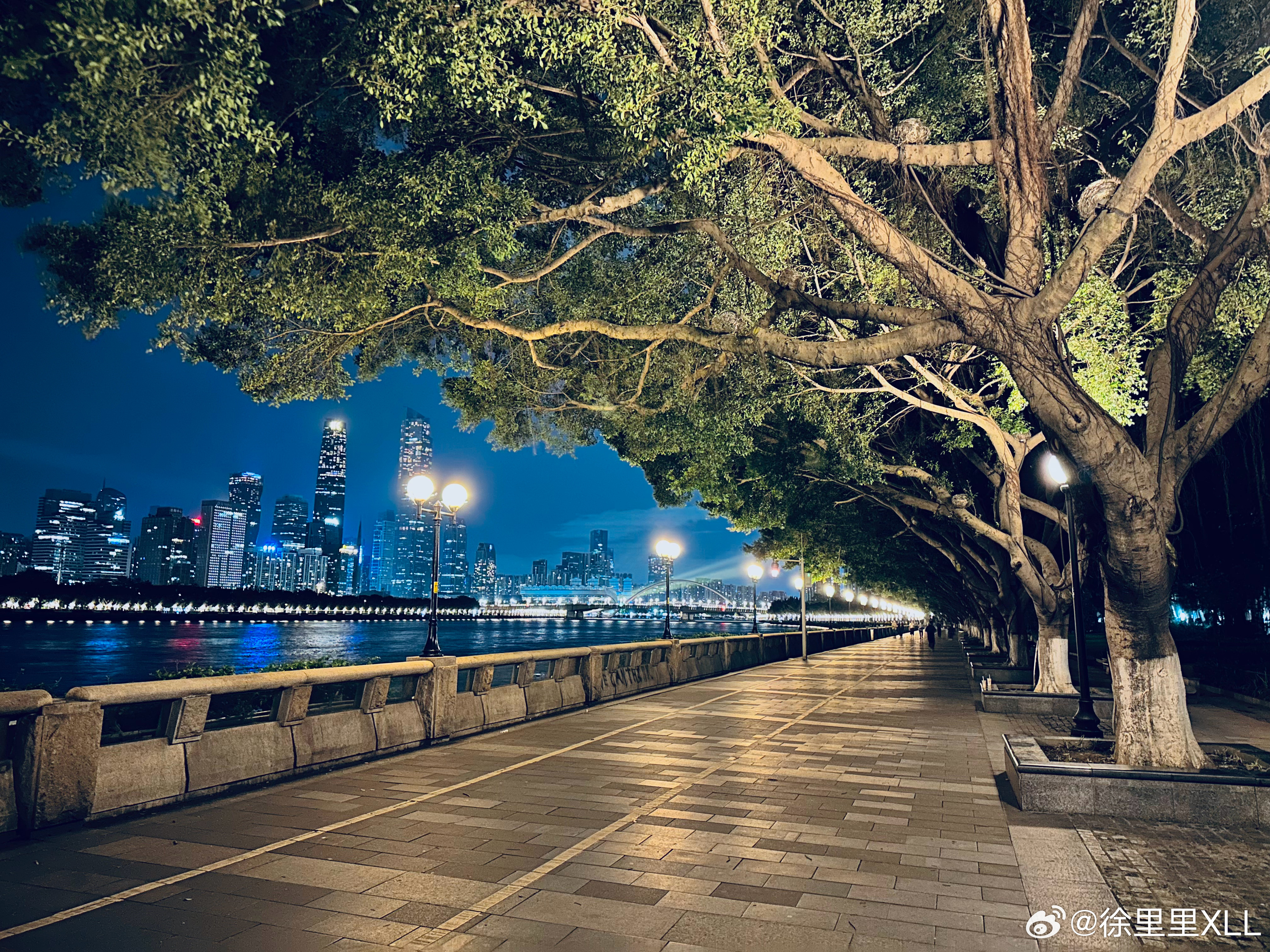 谁能说出电池包冷媒直冷和液冷最本质的区别是什么？我看很多人都很回避这个问题。