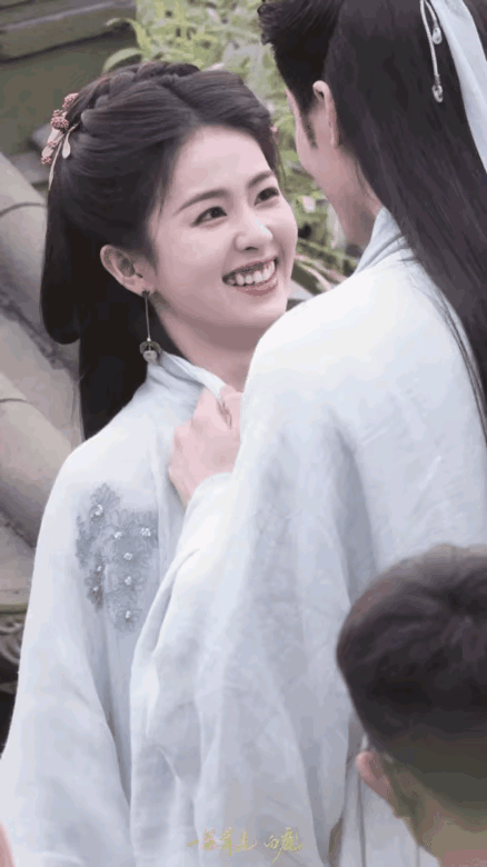 白鹿，曾舜晞吻脖子路透，好可爱的一对小情侣[哇] ​​​