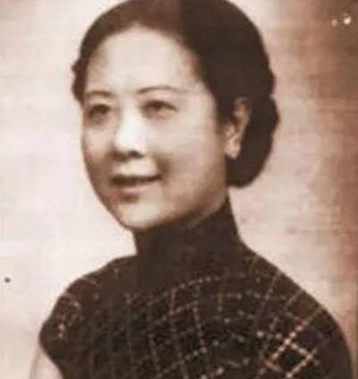 1990年，93岁的于凤至在美国洛杉矶去世，身后6亿美元的资产全部留给了张学良，