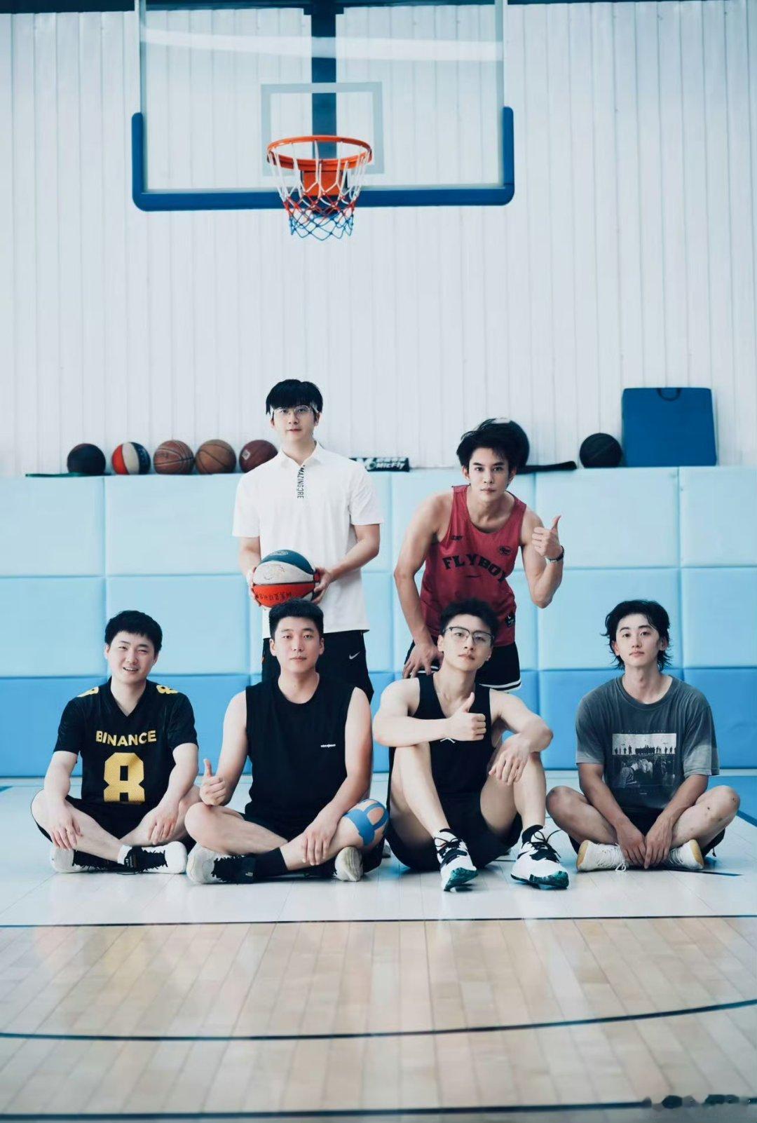 只要我活得久 什么等不到[太开心][太开心]王青冯建宇最新合照 ​​​