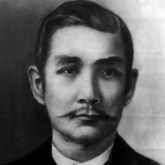 1922年陈炯明炮轰总统府，孙中山在永丰舰上整整避难42天。就是在这段九死一生的