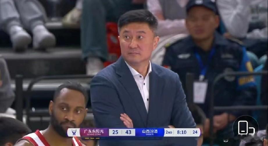 cba俱乐部杯赛广东男篮13分输给了山西男篮，今晚的两支球队进攻大开大合，进攻节