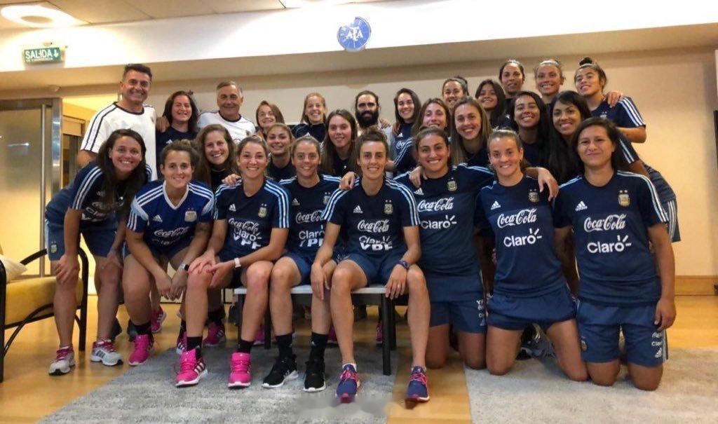 索林社媒：“加油阿根廷女足🇦🇷❤️💪，永远加油！为球员、教练、传播者以及所