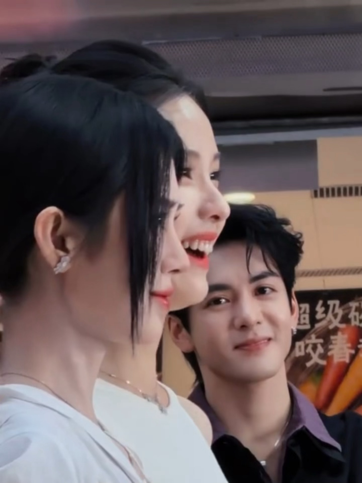 雾妄拾光这个视角更是好嗑的没边了！！！！！！你好，我的取件码5599曾舜晞看陈都