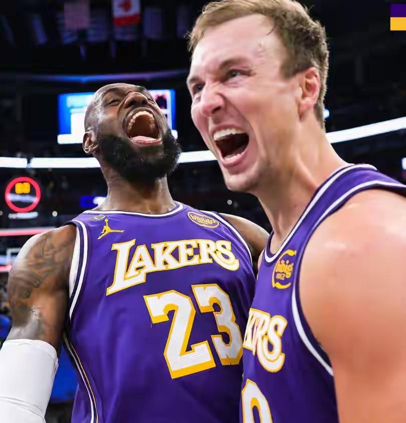 大小王今天都吃顿饺子
都是一分险胜
詹姆斯正式成为出场最多的球员
登顶历史第一