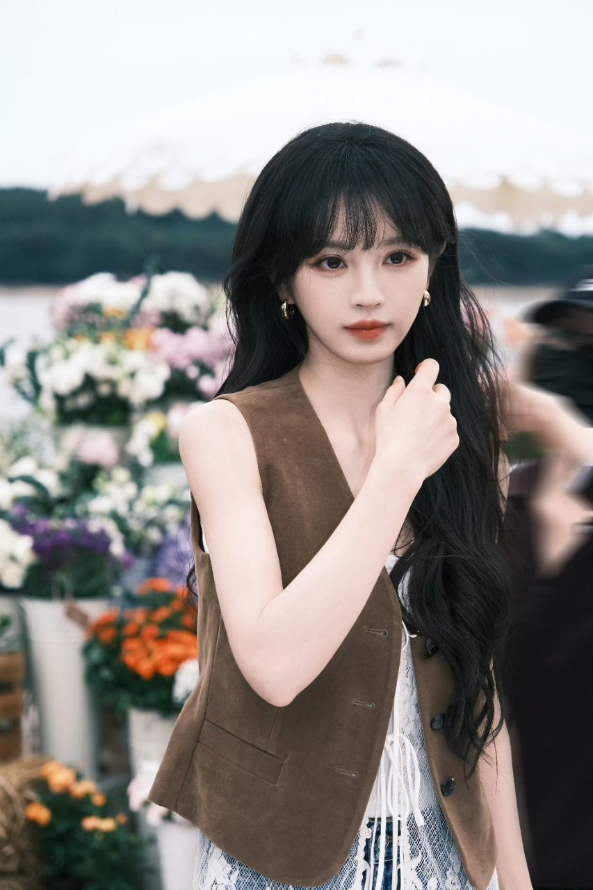 田曦薇捧花人比花美田曦薇捧花富士胶片 好漂亮啊啊啊小田 田曦薇