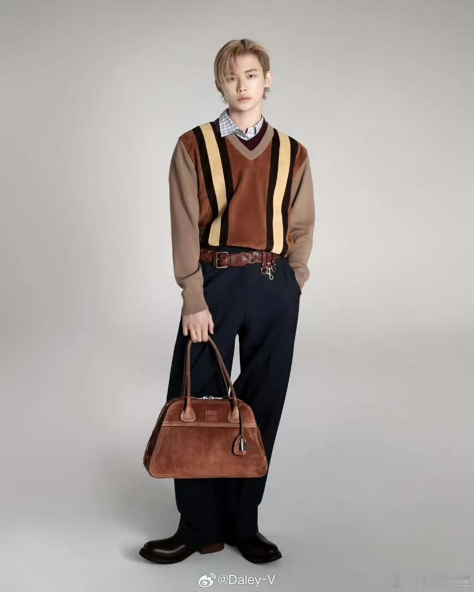 崔然竣MiuMiu大片崔然竣MiuMiu写真崔然竣MiuMiu大片，帅，哇哇哇 