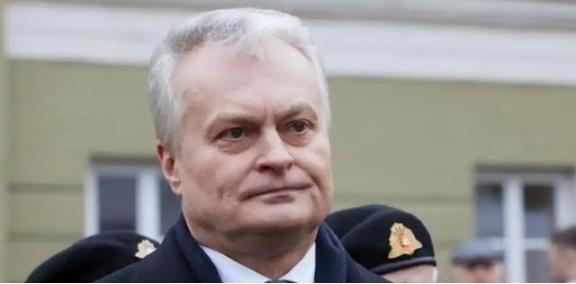 立陶宛与中国闹翻4年后，如今终于承认做错了！当初美台说好5年内建成五座芯片工厂，