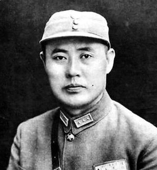 北平即将和平解放时，傅作义因女儿行为反常，试探冬菊：你是不是共产党员？
1948