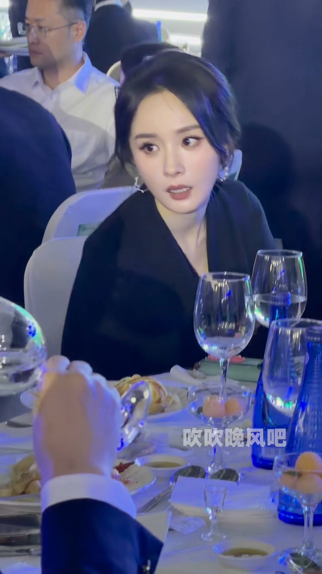 妈幂呀这张真美啊……白玉兰提名晚宴绿毯