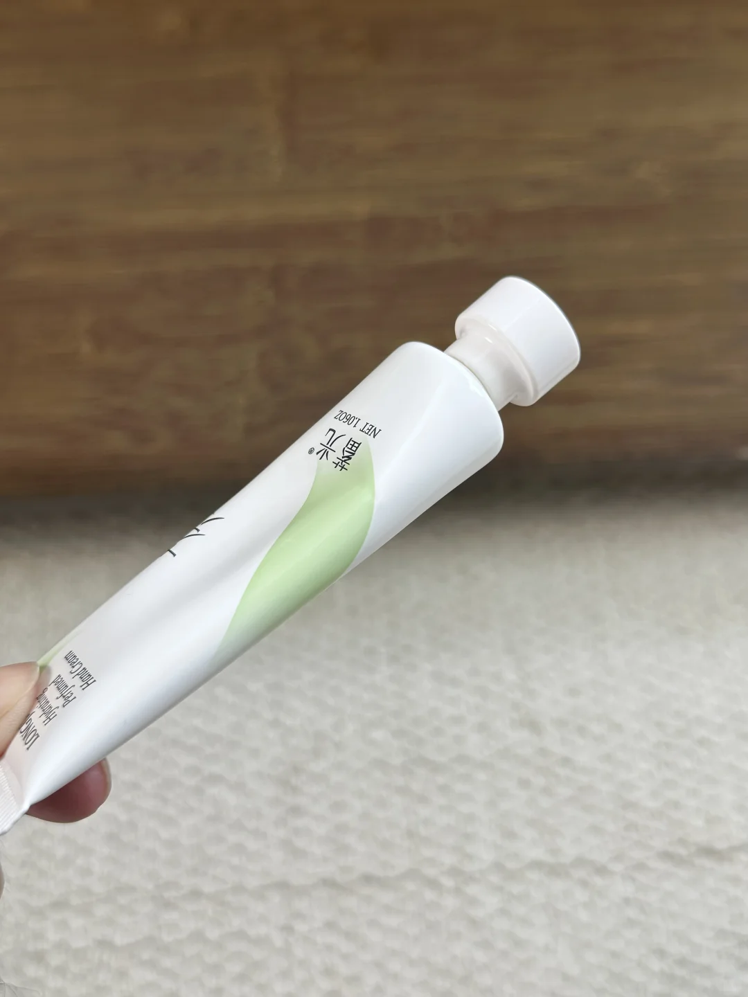 巨巨巨巨好闻！！！！！！涂一次香三天！！！！！！