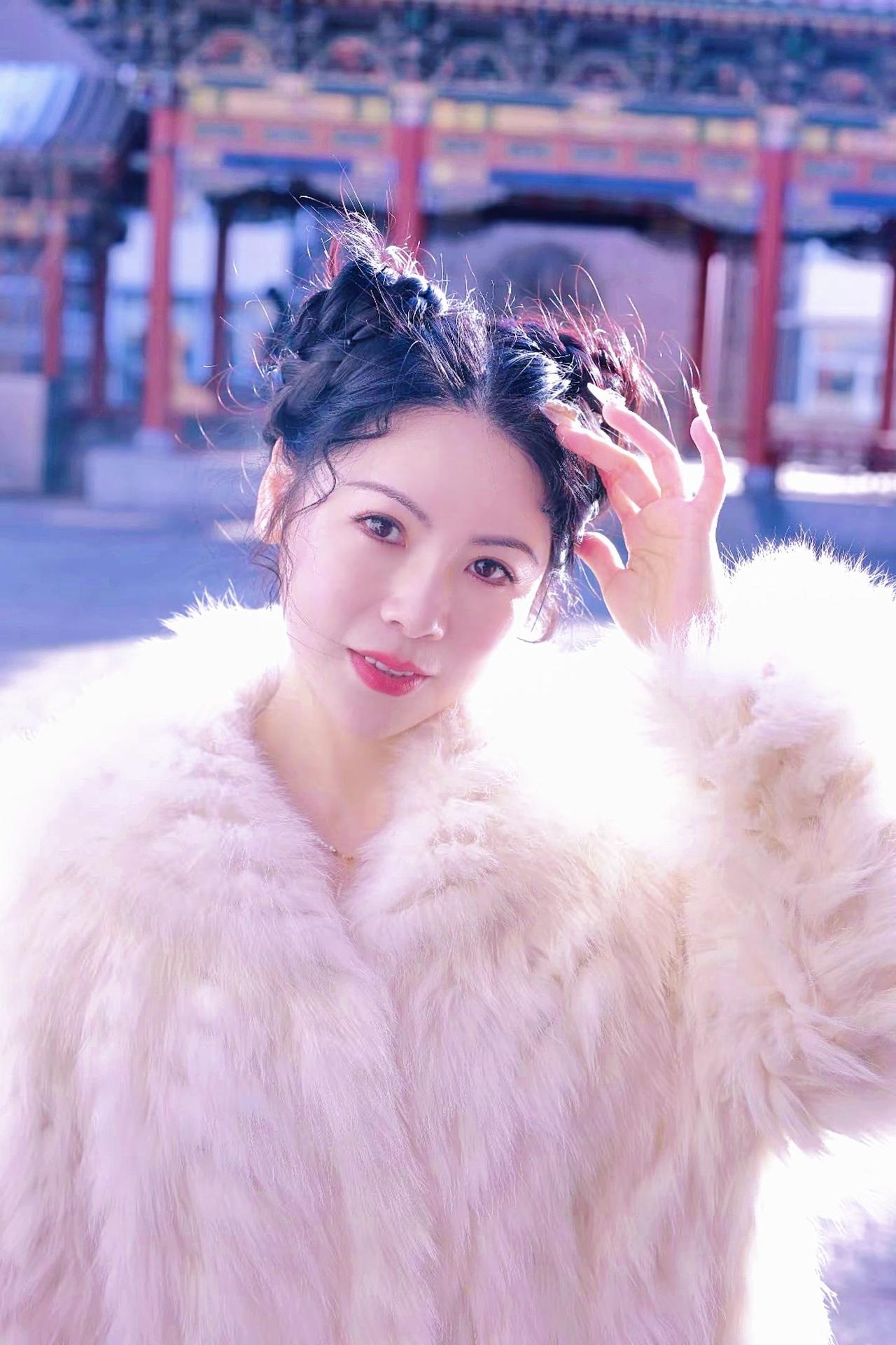 太原人像摄影约拍跟拍我镜头里的美女原创原图直出照片